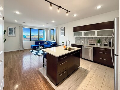 Luxe 2BR Master Suite Near NYC
