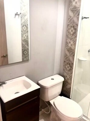 淋浴设施、吹风机