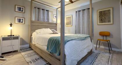 Cozy 2-bedroom Cottage; walk to UNCG