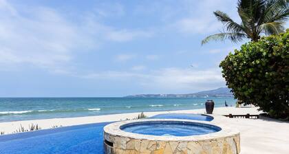 Jaguar. Beach Facing House (10 steps) - Bucerías