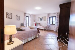 3 Schlafzimmer, Bügeleisen/Bügelbrett, WLAN, Bettwäsche