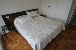 2 bedrooms
