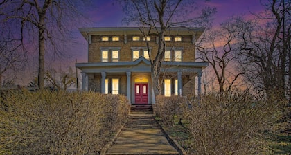 Sarah’s Entire Apt @ the Historic McCormick House