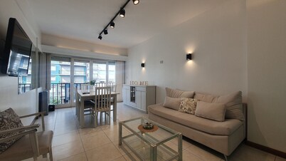 3 rooms with dependency overlooking Plaza Colón