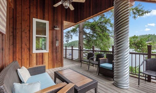 Echo Bay Lodge – A Unique Lakeside Retreat, Perfect for Families!