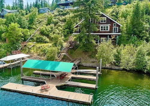 Echo Bay Lodge – A Unique Lakeside Retreat, Perfect for Families!