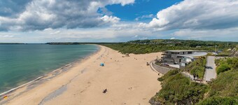 Sherbourne House - Seaside Apartment