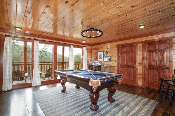 غرفة الألعاب