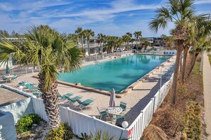 Pool - Waterfront Studio on the Intracoastal, Steps to the Beach (Indian Shores)