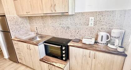 Fabrika's House: Charming 2-bedroom house with WiFi, AC in phenomenal Mikonos
