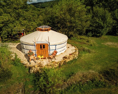 YURT de Arbigny romantic overnight stay in a Mongolian tent