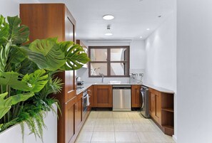 Apartment, 2 Bedrooms, Patio, Garden View | Interior