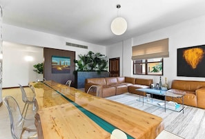 Appartement, 2 slaapkamers, terras, uitzicht op tuin | Dineerruimte