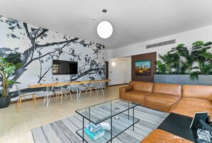 Departamento, 2 habitaciones, patio, vista al jardín | Sala de estar
