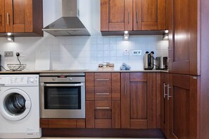 Apartment, 1 Bedroom, Patio, Garden View | Interior