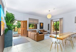 Apartment, 2 Bedrooms, Patio, Garden View | Living room