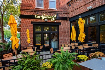 NEW Golf, Horse, Bourbon, Shops, Downtown, Pets Local Dining, Fully Loaded