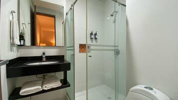 Superior Room | Bathroom | Shower, soap, shampoo, toilet paper