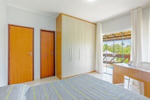 3 عدّة غرف نوم ومكواة/لوح كي وخدمة الإنترنت