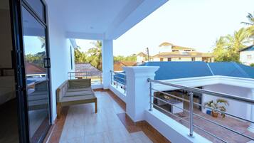 Departamento superior, balcón, vista a la alberca | Balcón