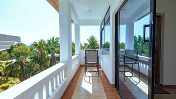 Superior Apartment, Balcony, Pool View | Balcony