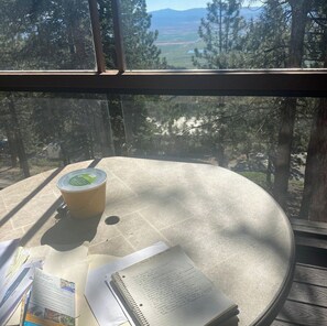 Interior - Winter is here! Charming 2-bedroom condo in wonderful Stateline with WiFi, AC (Stateline)