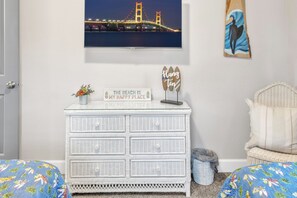 4 bedrooms, desk, iron/ironing board, travel cot