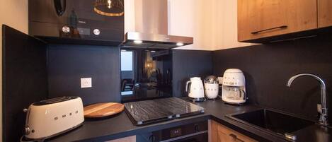 Køleskab, mikrobølgeovn, ovn, opvaskemaskine