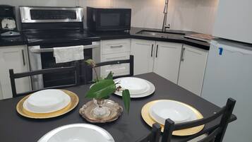 Microwave, oven, stovetop, coffee/tea maker