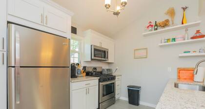 Trendy West-End Home w/piano Hospital Neighborhood