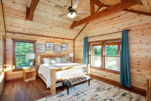 16 habitaciones, tabla de planchar con plancha y cuna de viaje