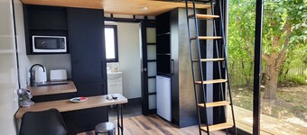 Enchanting Tiny Home in Vibrant Dickson