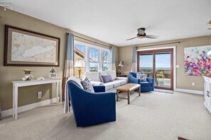 Smart TV, fireplace - Amazing 4 Bdrm House-Lake Views, Beach, near Cedar Point (Huron)