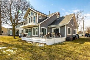 Exterior - Amazing 4 Bdrm House-Lake Views, Beach, near Cedar Point (Huron)