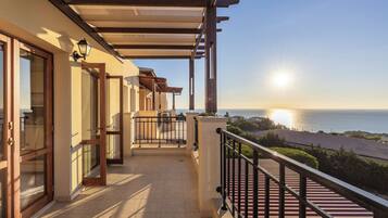 Apartment, 1 Bedroom, Terrace, Mountain View | Balcony