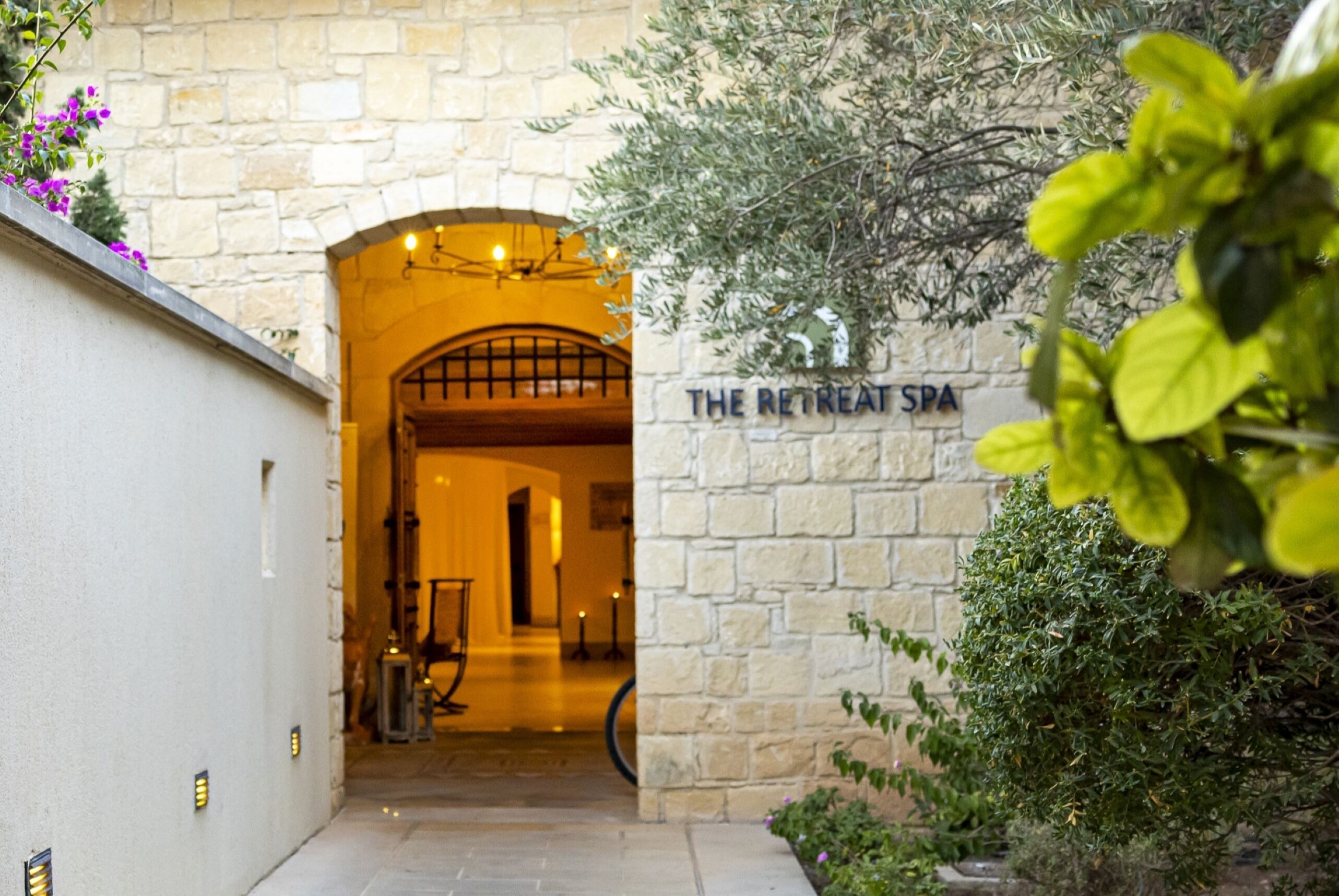 تفاصيل الفندق من الخارج