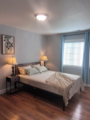 4 bedrooms, desk, iron/ironing board, travel cot