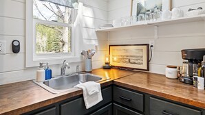 Coffee/tea maker, fridge, microwave, toaster - The Golden Nugget Cabin (Keystone)