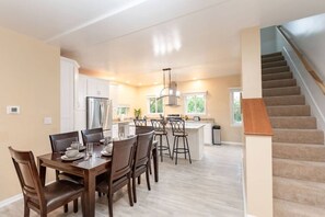 Dining - 3BR GEM Near Hot Spots - Deck (Pittsburgh)