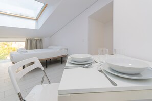 2 habitaciones, tabla de planchar con plancha y wifi gratis 