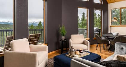 Serene Retreat Amazing Views Hottub Sauna Xbox