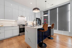 House - Luxurious Midtown Home Rooftop Views by Silverx (Atlanta)