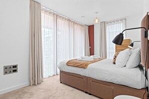 Apartment, Mehrere Betten, Terrasse, Stadtblick ((Flat 1 & 3)) | 1 Schlafzimmer, individuell dekoriert, individuell eingerichtet