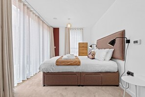 Apartment, Multiple Beds, Patio, City View ((Flat 1 & 3)) | 1 bedroom, individually decorated, individually furnished - One Bed Ground Floor (London)