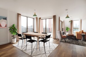 Appartement, Plusieurs lits, patio, vue sur la ville (Flat 11 and 13) | Intérieur