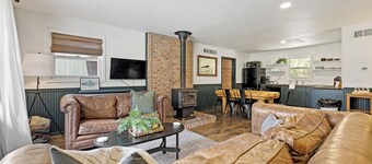 The Golden Slipper Cabin