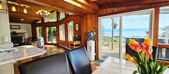 The West Coast Lodge: Private, Gorgeous, and Ready for Your Friends and Family!