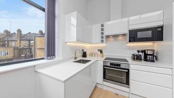 Apartment, 1 Double Bed with Sofa bed, Kitchen, City View (Flat 5-8) | Private kitchen | Fridge, microwave, oven, coffee/tea maker