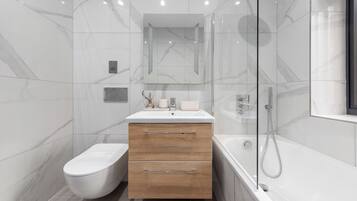 Apartment, 1 Double Bed with Sofa bed, Patio, City View (Flat 1-4) | Bathroom | Free toiletries, towels, toilet paper