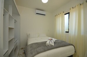 2 chambres, fer et planche à repasser, Wi-Fi, draps fournis